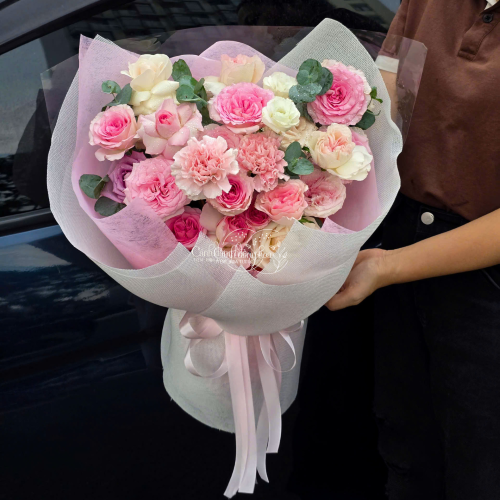 Bó hoa nhẹ nhàng dễ thương và sang trọng - cô nàng nào cũng say đắm